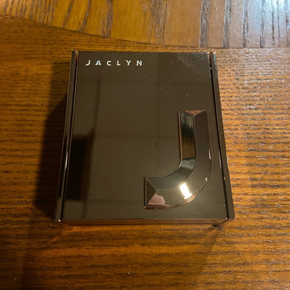 Jaclyn Cosmetics Accent Light Highlighter - Picture 6 of 6